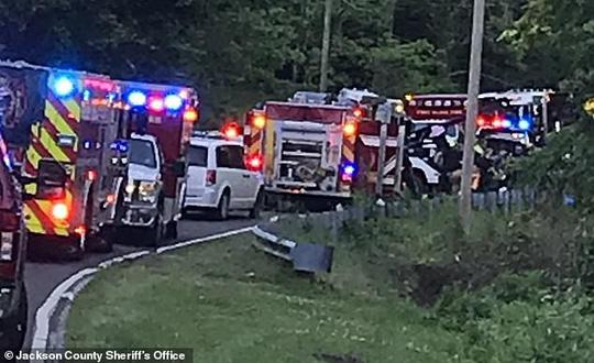 Trộm xe hơi của ông bà lái đi chơi, hai bé trai 6 và 7 tuổi chết thảm.-2