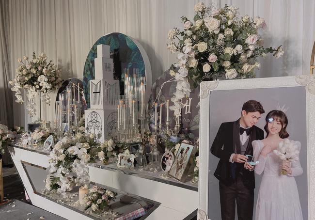 Choáng ngợp siêu đám cưới ở Ninh Hiệp: Cung điện rộng 1.600m2, riêng rạp cưới hơn 1 tỷ, nhiều sao bự góp mặt-1