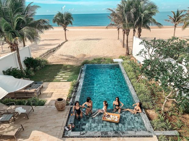 Nhóm bạn thân 5 cô gái trẻ đến từ TP. HCM gây xôn xao MXH bởi vóc dáng quá gợi cảm-7