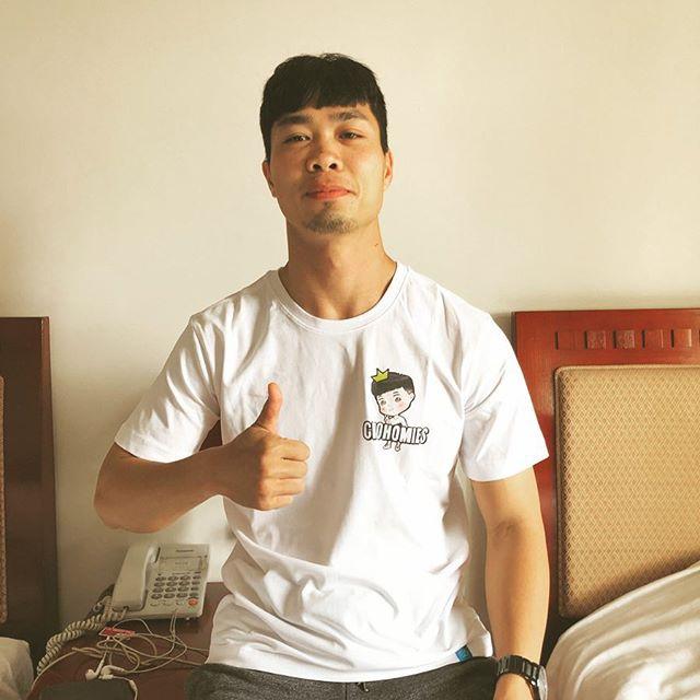 Công Phượng vẫn ăn mặc giản dị nhưng sành điệu hơn xưa-1