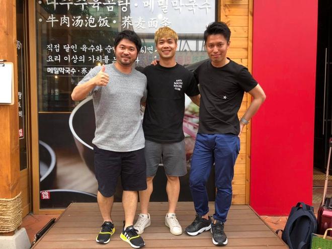 Công Phượng vẫn ăn mặc giản dị nhưng sành điệu hơn xưa-5