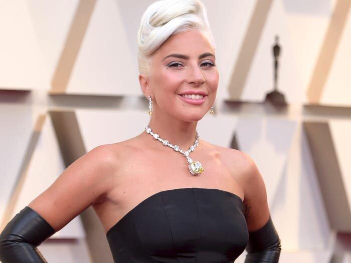 Lady Gaga khổ sở vì đeo vòng kim cương 700 tỷ tới Oscar 2019-1