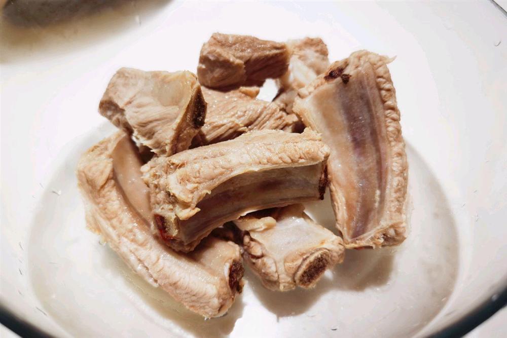 Trời oi nóng mấy mà bữa ăn có món sườn rim kiểu này, chồng con đánh bay cả nồi cơm-2