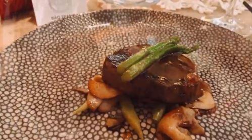 Thực đơn sang chảnh trong đám hỏi Công Phượng - Viên Minh-2