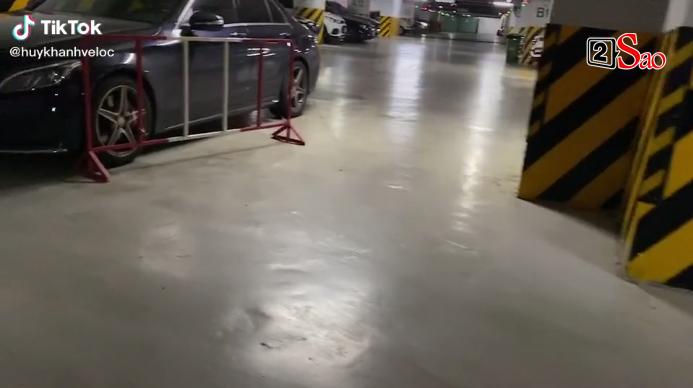 Ô tô bị xích vì để sai chỗ, Huy Khánh quay clip chửi chung cư cao cấp-1