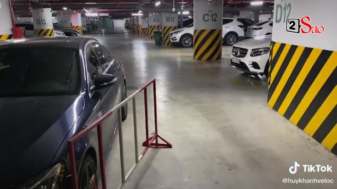 Ô tô bị xích vì để sai chỗ, Huy Khánh quay clip chửi chung cư cao cấp-2