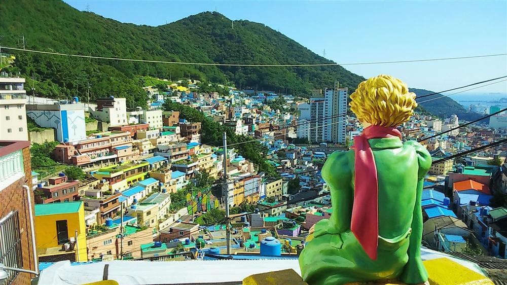 Điểm mặt những ngôi làng bích họa rực rỡ sắc màu ở Châu Á khiến ai đến cũng phải mê-3