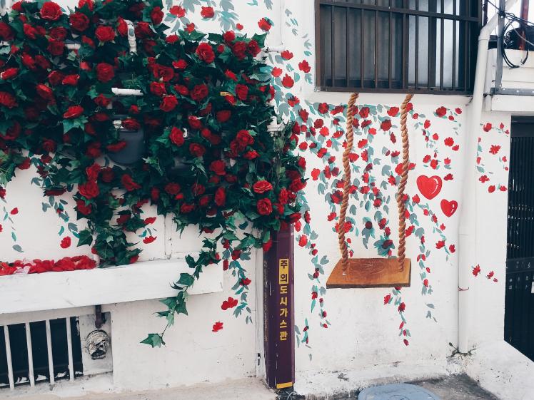 Điểm mặt những ngôi làng bích họa rực rỡ sắc màu ở Châu Á khiến ai đến cũng phải mê-6