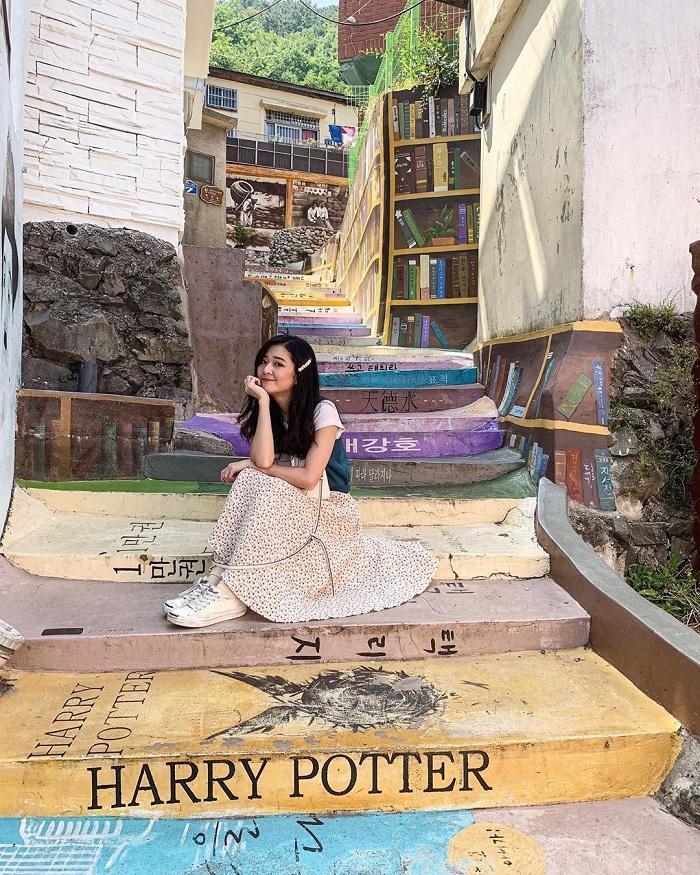 Điểm mặt những ngôi làng bích họa rực rỡ sắc màu ở Châu Á khiến ai đến cũng phải mê-5