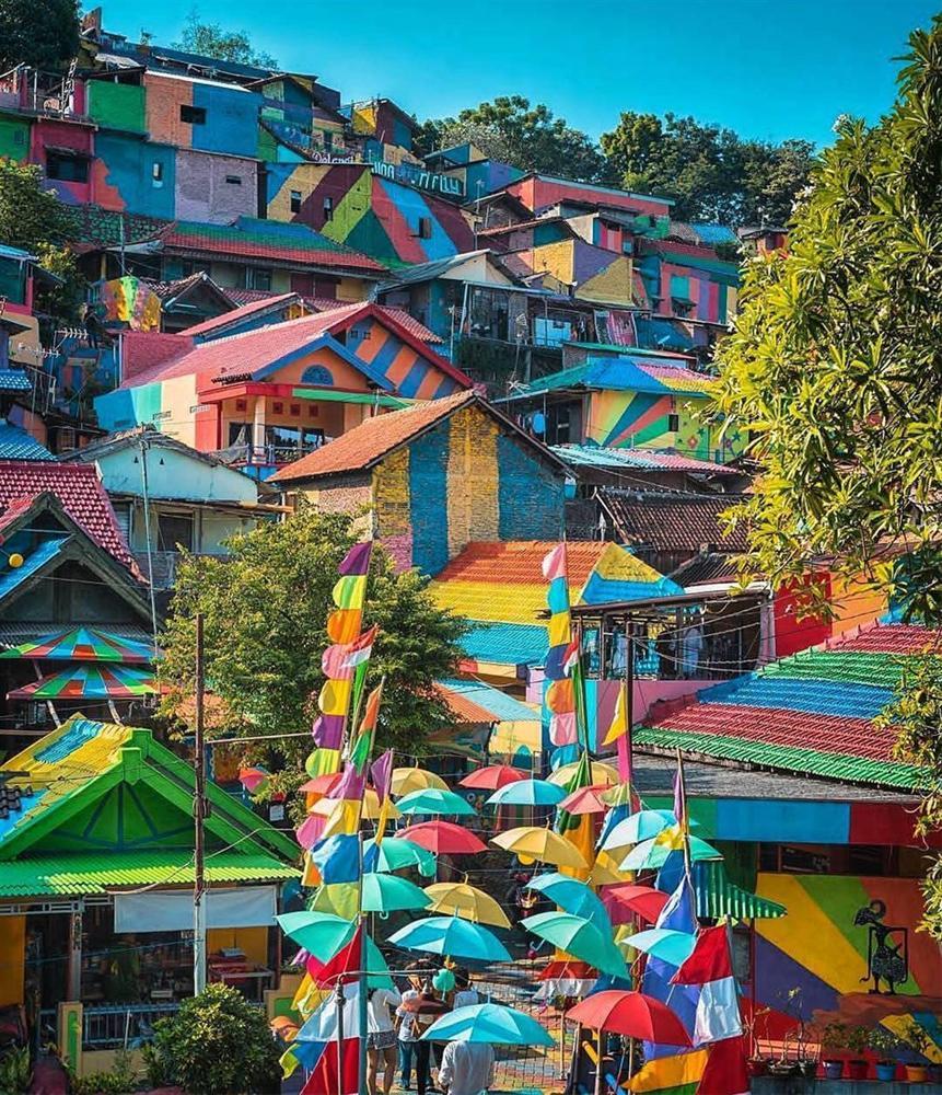 Điểm mặt những ngôi làng bích họa rực rỡ sắc màu ở Châu Á khiến ai đến cũng phải mê-16