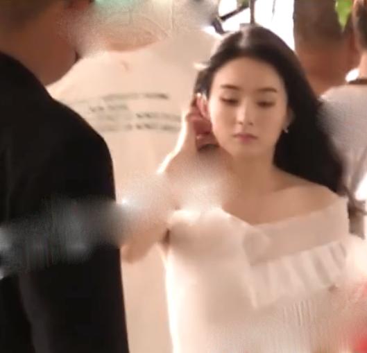 Xong việc vào lúc đêm muộn nhưng Triệu Lệ Dĩnh vẫn được bố mẹ chồng chăm đón thế này đây-3