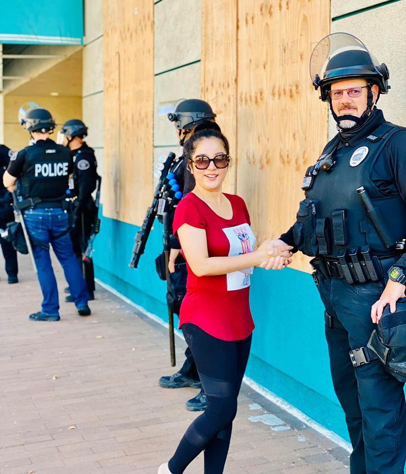 Nghệ sĩ Việt ở Mỹ lo lắng tình hình bạo động-9