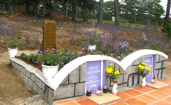 Câu chuyện tình yêu ly kì đằng sau bài hát Đồi thông hai mộ ít người biết-3