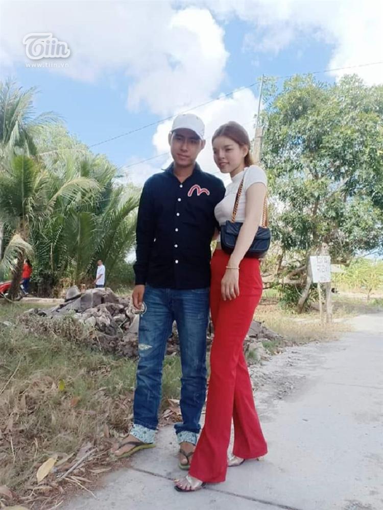 Chuyện tình dậy sóng TikTok: Cô gái xấu xí được phi công đẹp trai chiều như bà hoàng-5