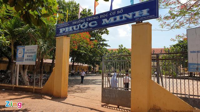 Phụ huynh rơi nước mắt nghe con trai kể chuyện bị thầy giáo dâm ô: Tay chân tôi rụng rời vì tức giận-1