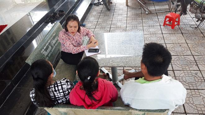 Phụ huynh rơi nước mắt nghe con trai kể chuyện bị thầy giáo dâm ô: Tay chân tôi rụng rời vì tức giận-2