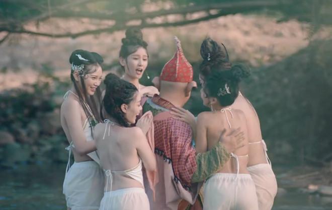 Tây Du Ký phiên bản mới gây tranh cãi bởi cảnh nóng phản cảm, dung tục-1