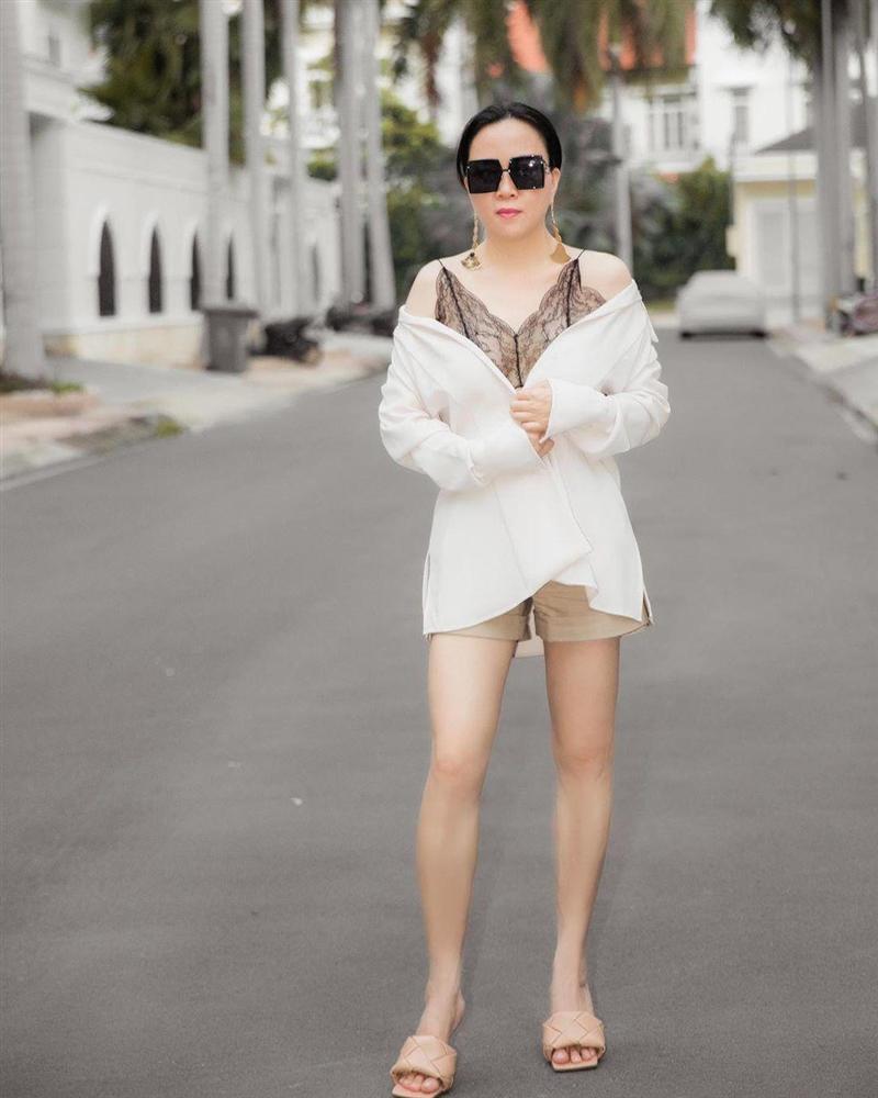 Nghiện đồ ren nhưng lần nào Phượng Chanel mặc cũng thảm họa-6