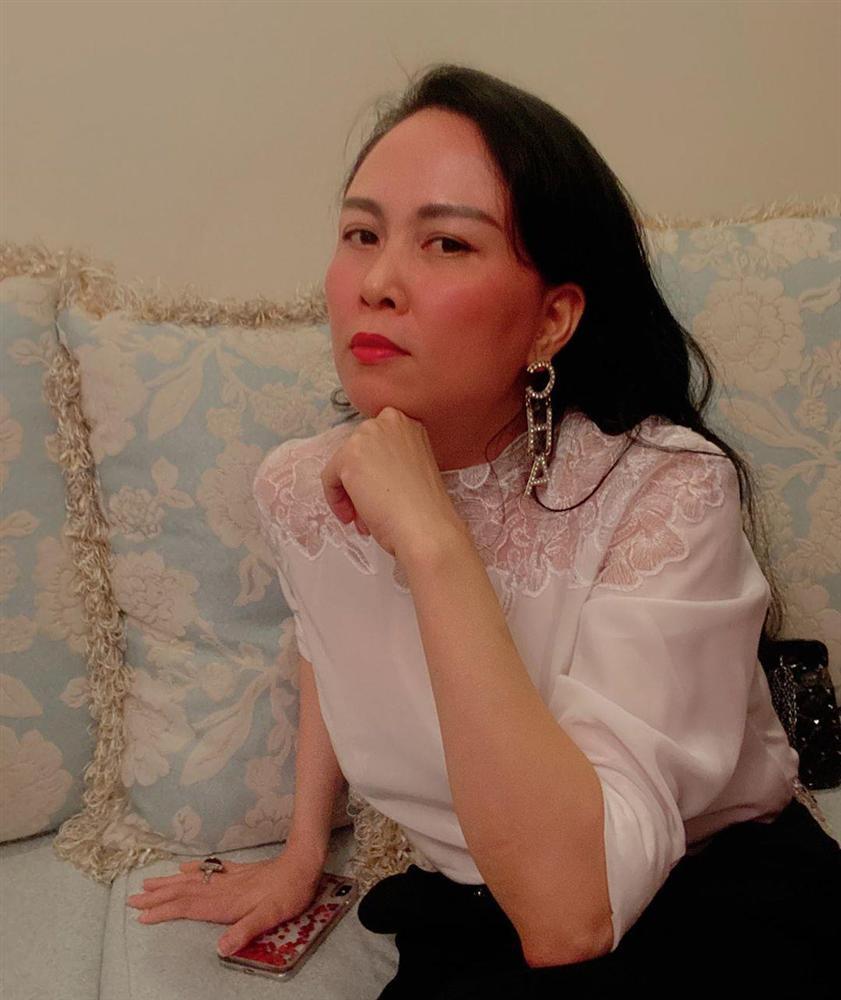 Nghiện đồ ren nhưng lần nào Phượng Chanel mặc cũng thảm họa-7