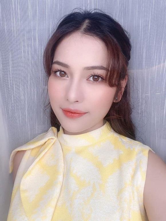 Vợ nhạc sĩ Dương Khắc Linh bị nhắc nhở vì đi giày cao gót khi mang bầu song thai-1