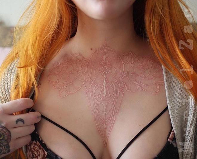 Giới trẻ thế giới rộ mốt xăm hình bằng mực trắng độc đáo-3