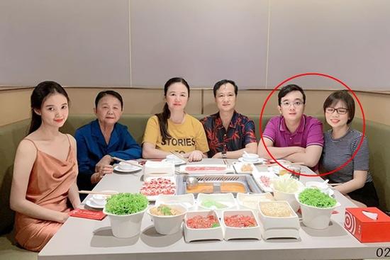 Midu khoe cả nhà quây quần, ngoại hình em dâu tương lai sáng nhất gia tộc