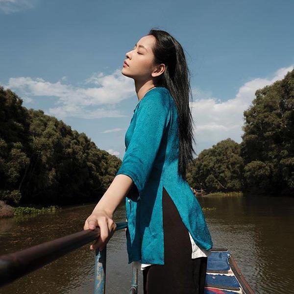 Chiếc áo bà ba biến phái đẹp trở nên dịu dàng đoan trang, kể cả Chi Pu hay Ngọc Trinh-4