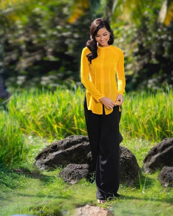 Chiếc áo bà ba biến phái đẹp trở nên dịu dàng đoan trang, kể cả Chi Pu hay Ngọc Trinh-7