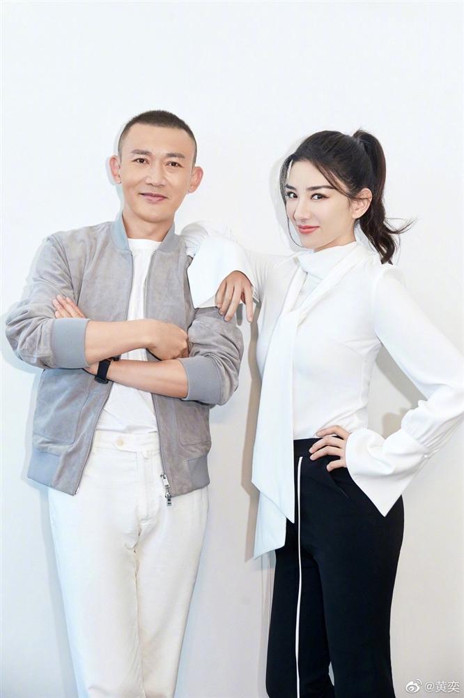 Cặp đôi Lên nhầm kiệu hoa được chồng như ý tái hợp sau 20 năm-1