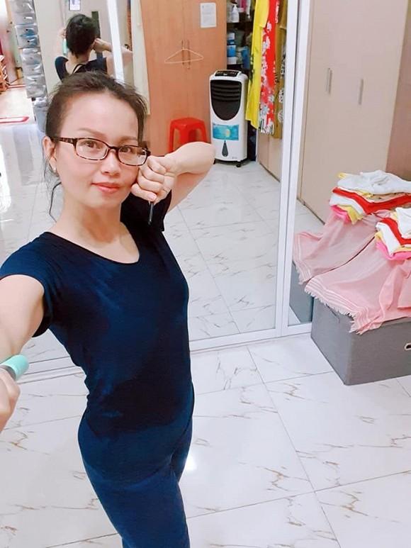 Cẩm Ly khiến dân mạng trầm trồ với vóc dáng thon gọn và nhan sắc tươi trẻ ở tuổi 50-1