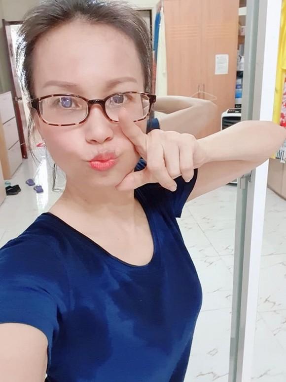 Cẩm Ly khiến dân mạng trầm trồ với vóc dáng thon gọn và nhan sắc tươi trẻ ở tuổi 50-2