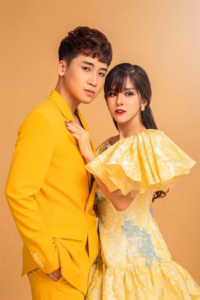 Vlogger Huy Cung gay gắt dằn mặt anti-fan trước tin đồn bà xã hotgirl bỏ học từ năm lớp 7 và lên Hà Nội làm gái-5