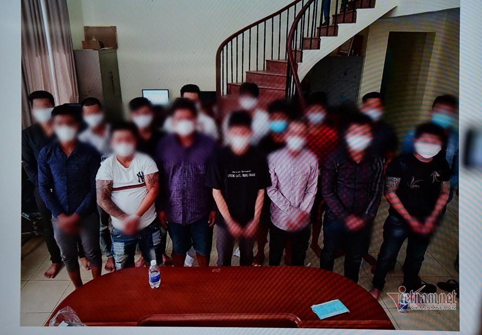 200 côn đồ áo cam không tìm thấy đối thủ nên đập phá, chém người-2