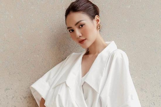 Lan Ngọc luôn bảo toàn phong độ mặc đẹp nhờ đồ trắng và bạn cũng xinh đẹp hơn nếu học theo