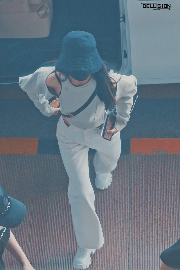 Những lần hiếm hoi Triệu Lệ Dĩnh lên đồ khoe da thịt táo bạo-2