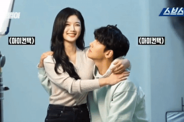 Từ sao nhí lột xác thành mỹ nhân, Kim Yoo Jung còn gây choáng khi sexy lấn át cả Jennie khi đụng hàng-8