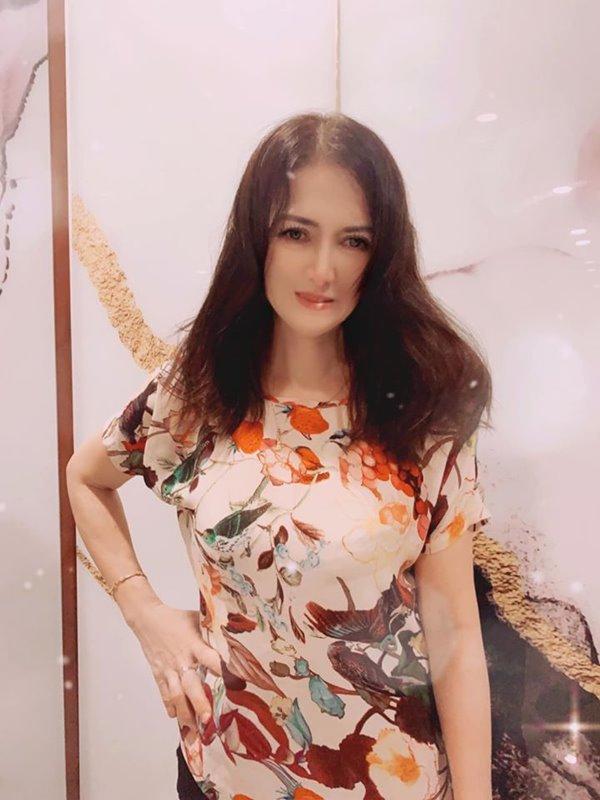 Sốc với người giúp việc nhà sao Việt: Lương 150 triệu/tháng, đưa đón bằng xe 12 tỷ-2