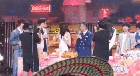 Vương Nhất Bác bị chỉ trích vì không bảo vệ Địch Lệ Nhiệt Ba-2