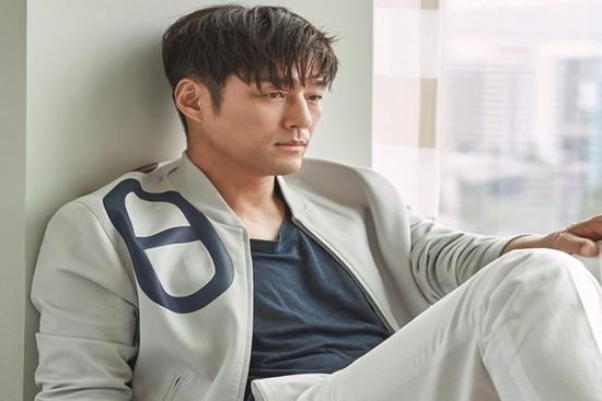 Làm diễn viên chỉ vì thất nghiệp, tài tử tỏa sáng suốt 20 năm