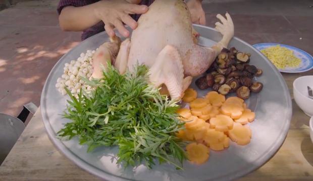 Lâu lâu bà Tân Vlog đổi gió làm clip kiểu mới nhưng cái kết không bình yên chút nào: Tiêu đề một đằng, nội dung một nẻo!-8