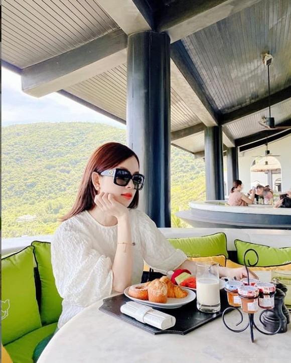 Khoe ảnh đưa con du lịch, nhan sắc tuổi 30 của Ly Kute khiến hội chị em ghen tị-3