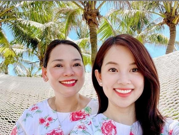 Khoe ảnh đưa con du lịch, nhan sắc tuổi 30 của Ly Kute khiến hội chị em ghen tị-2