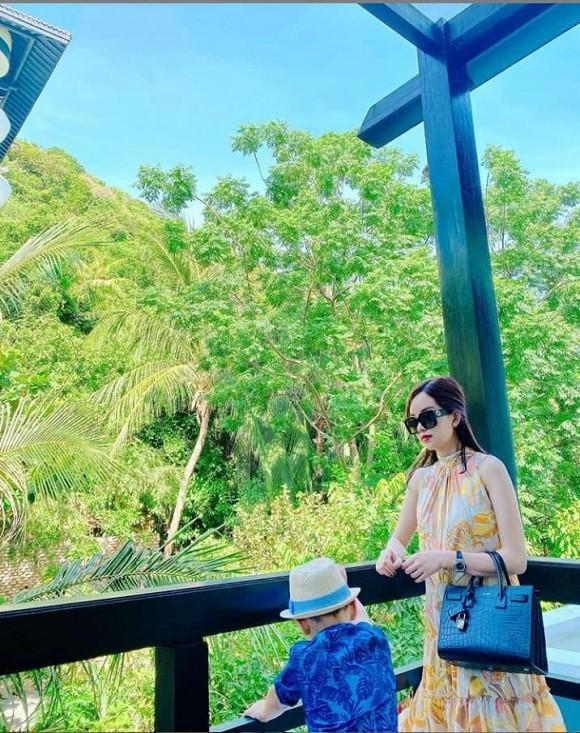 Khoe ảnh đưa con du lịch, nhan sắc tuổi 30 của Ly Kute khiến hội chị em ghen tị-4