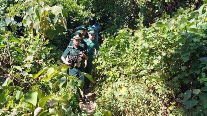 Tạm rút chó nghiệp vụ, thay đổi phương án truy bắt Triệu Quân Sự-1