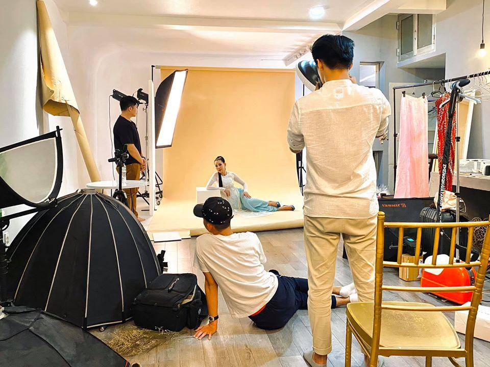 Bí mật giật mình từ nghề đồng nghiệp nam tự do đụng chạm cơ thể người đẹp Việt-4