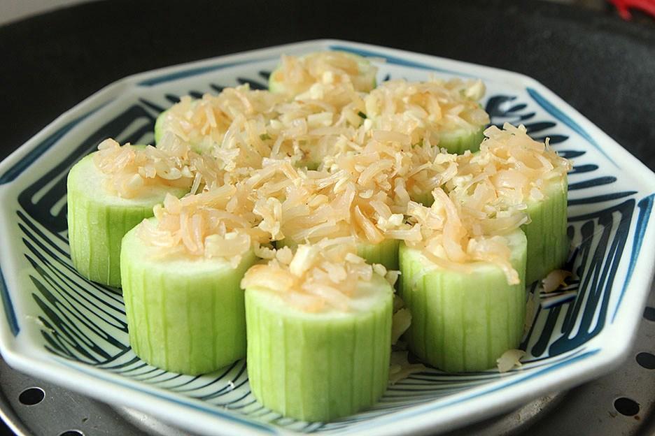 Không nấu canh, vợ đem mướp hấp kiểu này chồng tưởng mua ngoài hàng vì trông quá sang chảnh-4