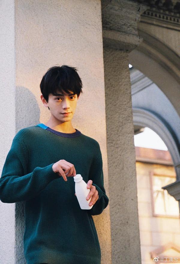 Vừa debut chưa bao lâu Ngu Thư Hân đã quay lại đóng phim, sẽ kết hợp với diễn viên nam đang hot Đinh Vũ Hề?-2