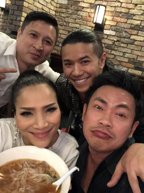 Sao Việt bán phở, trà sữa tại Mỹ-8