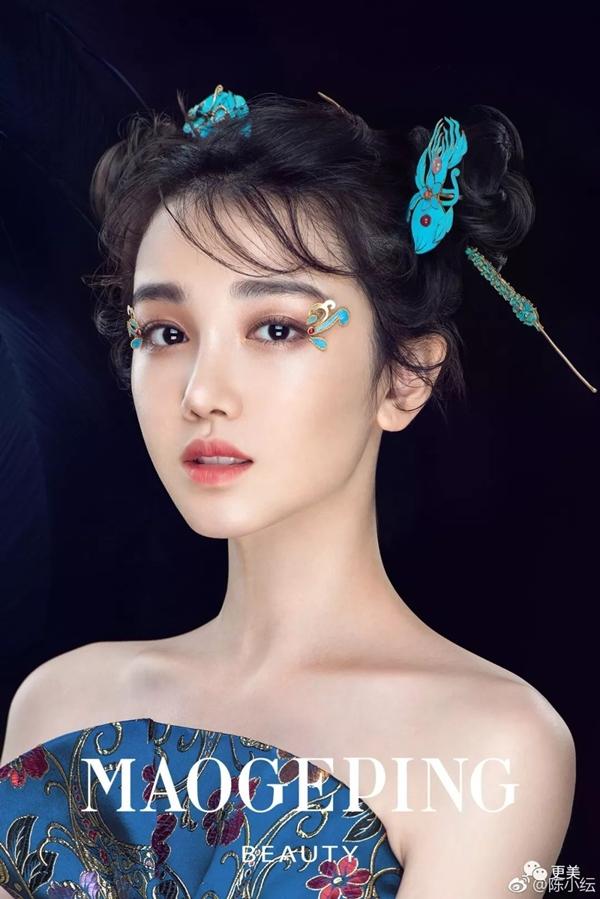 Trần Tiểu Vân tên thật Trần Quân, sinh ngày 29 tháng 6 năm 1990 tại tỉnh Cát Lâm.