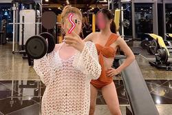 Mặc hở hang tới phòng gym, 2 cô gái trẻ chơi mốt 'thời trang phang hoàn cảnh'